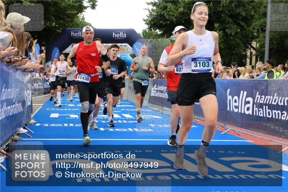 29.06.2025 - hella hamburg halbmarathon Strokosch-Dieckow http://msf.ph/oto/8497949 29.06.2025 10:54:17 Ziel 1267, 1442, 3103, 3177, 3426, 3861, 3898, 4635, 6082, 6084, 6443, 6511, 6512, 7274, 8223, 8772, 11430, 12213, 12362, 13033, 13289, 13803, 15169, 15524, 15946, 16327, 16527, 16574, 16750, 16780, 16879, 17087, 17698, 18268 meine-sportfotos.de