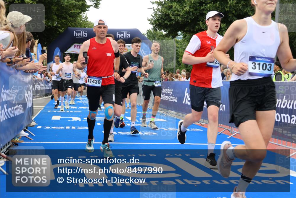 29.06.2025 - hella hamburg halbmarathon Strokosch-Dieckow http://msf.ph/oto/8497990 29.06.2025 10:54:17 Ziel 1267, 1442, 3103, 3177, 3426, 3861, 3898, 4635, 6082, 6084, 6443, 6511, 6512, 7274, 8223, 8772, 11430, 12213, 12362, 13033, 13289, 13803, 15169, 15524, 15946, 16327, 16527, 16574, 16750, 16780, 16879, 17087, 17698, 18268 meine-sportfotos.de