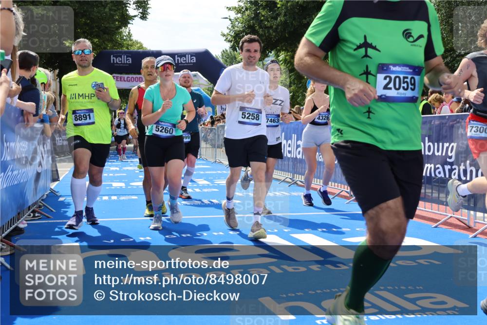 29.06.2025 - hella hamburg halbmarathon Strokosch-Dieckow http://msf.ph/oto/8498007 29.06.2025 11:33:50 Ziel 1275, 1324, 2059, 2891, 3457, 3871, 4326, 5258, 5260, 5871, 6304, 7944, 8141, 8257, 8258, 8306, 8891, 10335, 10798, 11454, 12605, 16788, 17099, 17300, 17463, 17634, 18301, 18378, 18578, 18951, 19144 meine-sportfotos.de
