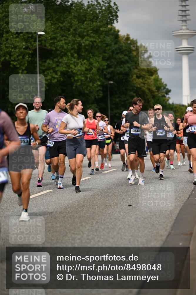 29.06.2025 - hella hamburg halbmarathon Dr. Thomas Lammeyer http://msf.ph/oto/8498048 29.06.2025 10:23:40 Kennedybrücke 1159, 1160, 1325, 1332, 1708, 1755, 2017, 2405, 2589, 2703, 2795, 2812, 2918, 2993, 2995, 3105, 3118, 3446, 4108, 4110, 4170, 4722, 5080, 5178, 5397, 5429, 5449, 6249, 6270, 6542, 6736, 6939, 7143, 7248, 7249, 7836, 8427, 8537, 8761, 8778, 9252, 9270, 9272, 9856, 10124, 10129, 10540, 10594, 10966, 11247 meine-sportfotos.de