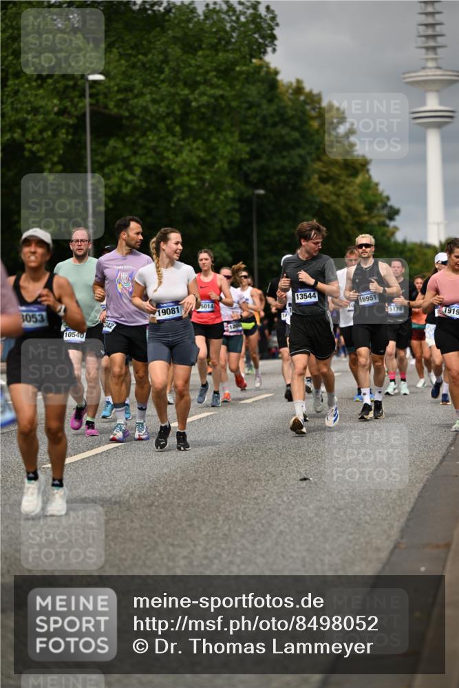 29.06.2025 - hella hamburg halbmarathon Dr. Thomas Lammeyer http://msf.ph/oto/8498052 29.06.2025 10:23:40 Kennedybrücke 1159, 1160, 1325, 1332, 1708, 1755, 2017, 2405, 2589, 2703, 2795, 2812, 2918, 2993, 2995, 3105, 3118, 3446, 4108, 4110, 4170, 4722, 5080, 5178, 5397, 5429, 5449, 6249, 6270, 6542, 6736, 6939, 7143, 7248, 7249, 7836, 8427, 8537, 8761, 8778, 9252, 9270, 9272, 9856, 10124, 10129, 10540, 10594, 10966, 11247 meine-sportfotos.de