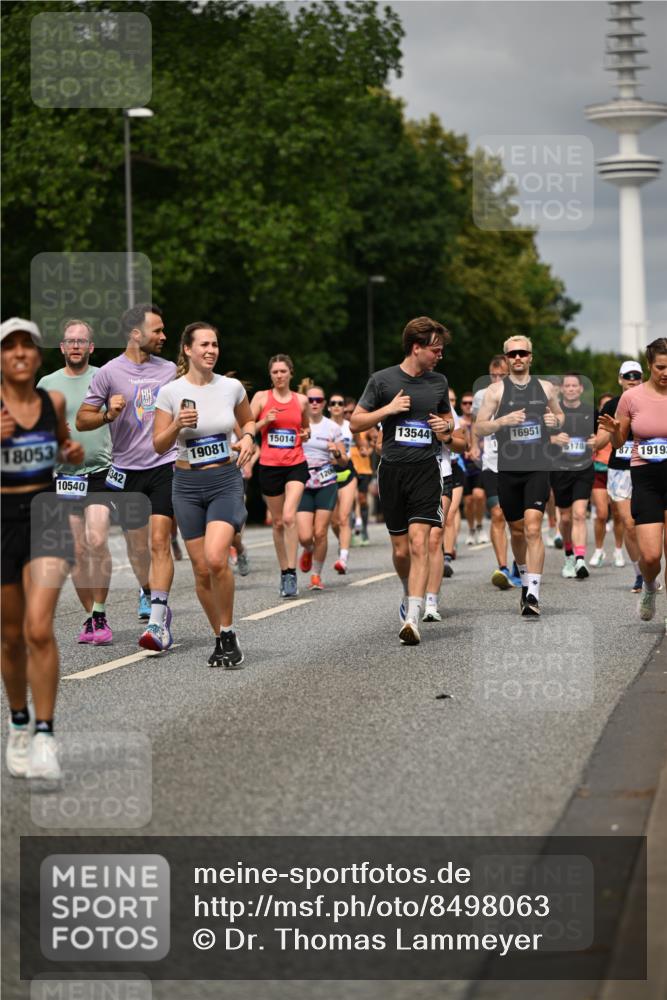 29.06.2025 - hella hamburg halbmarathon Dr. Thomas Lammeyer http://msf.ph/oto/8498063 29.06.2025 10:23:40 Kennedybrücke 1159, 1160, 1325, 1332, 1708, 1755, 2017, 2405, 2589, 2703, 2795, 2812, 2918, 2993, 2995, 3105, 3118, 3446, 4108, 4110, 4170, 4722, 5080, 5178, 5397, 5429, 5449, 6249, 6270, 6542, 6736, 6939, 7143, 7248, 7249, 7836, 8427, 8537, 8761, 8778, 9252, 9270, 9272, 9856, 10124, 10129, 10540, 10594, 10966, 11247 meine-sportfotos.de