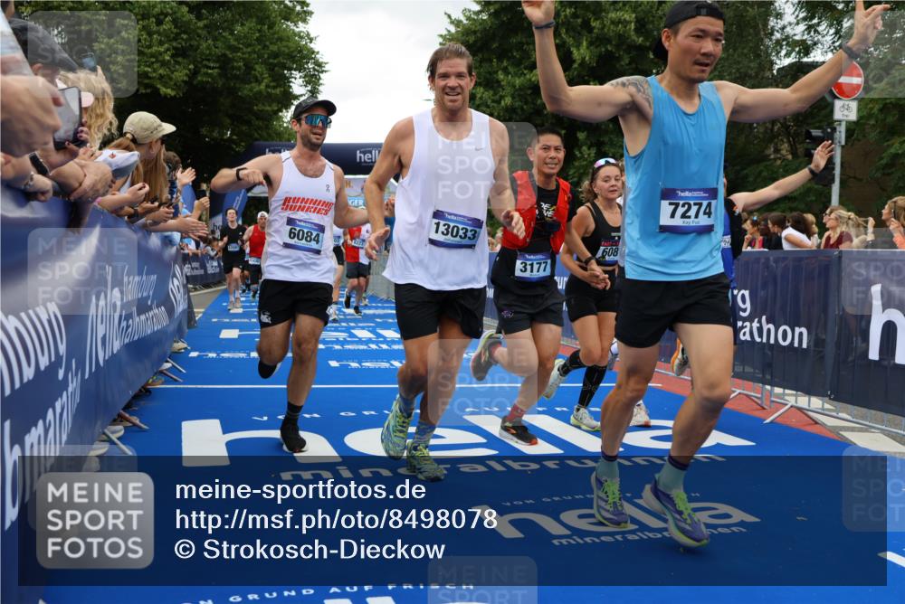 29.06.2025 - hella hamburg halbmarathon Strokosch-Dieckow http://msf.ph/oto/8498078 29.06.2025 10:54:14 Ziel 1267, 3103, 3177, 3861, 3898, 5638, 6082, 6084, 6294, 6443, 6512, 7274, 8223, 8390, 9791, 11430, 12213, 13033, 13289, 13397, 13794, 13803, 15169, 15524, 15946, 16527, 16574, 16750, 16780, 16879, 17087, 17698, 18268 meine-sportfotos.de