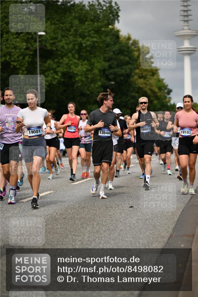 29.06.2025 - hella hamburg halbmarathon Dr. Thomas Lammeyer http://msf.ph/oto/8498082 29.06.2025 10:23:41 Kennedybrücke 1159, 1160, 1325, 1332, 1708, 1755, 2017, 2405, 2703, 2795, 2812, 2918, 2993, 2995, 3105, 3118, 3446, 3631, 4108, 4110, 4170, 4722, 4979, 5080, 5178, 5397, 5429, 5449, 6249, 6542, 6736, 6939, 7143, 7248, 7249, 7836, 8427, 8537, 8761, 8778, 9252, 9270, 9272, 9856, 10124, 10129, 10540, 10594, 10966, 11247 meine-sportfotos.de