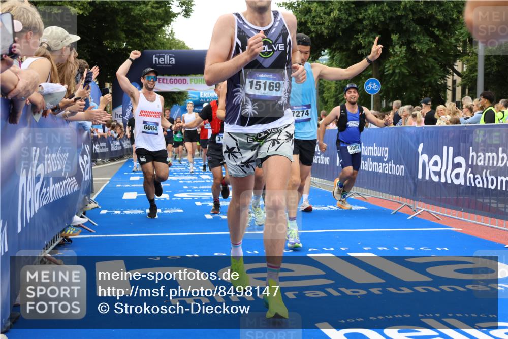 29.06.2025 - hella hamburg halbmarathon Strokosch-Dieckow http://msf.ph/oto/8498147 29.06.2025 10:54:13 Ziel 1267, 3103, 3177, 3861, 3898, 5638, 6082, 6084, 6294, 6443, 6581, 7274, 8223, 8390, 9791, 11430, 12213, 13033, 13289, 13397, 13794, 13803, 15169, 15524, 15946, 16527, 16574, 16750, 16780, 16871, 16879, 17087, 17698, 18268 meine-sportfotos.de