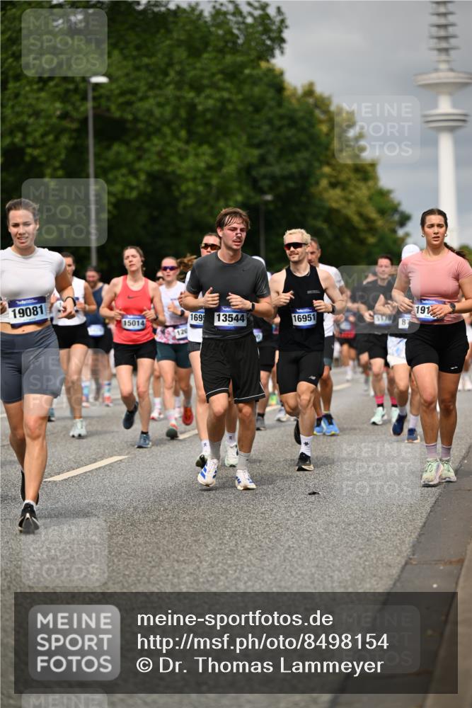 29.06.2025 - hella hamburg halbmarathon Dr. Thomas Lammeyer http://msf.ph/oto/8498154 29.06.2025 10:23:42 Kennedybrücke 1159, 1160, 1325, 1332, 1708, 1755, 2017, 2405, 2703, 2795, 2812, 2918, 2993, 2995, 3446, 3631, 4108, 4110, 4170, 4722, 4979, 5080, 5178, 5397, 5429, 5449, 6249, 6542, 6736, 6939, 7143, 7248, 7249, 7836, 8427, 8537, 8761, 8778, 9252, 9270, 9272, 9856, 10124, 10129, 10540, 10594, 10966, 11247 meine-sportfotos.de