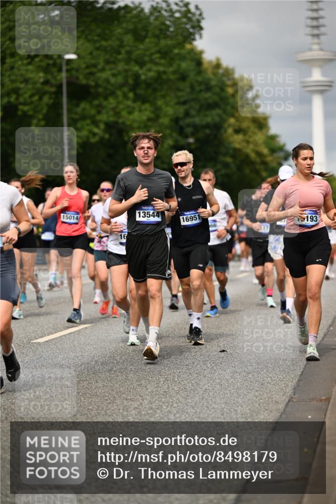29.06.2025 - hella hamburg halbmarathon Dr. Thomas Lammeyer http://msf.ph/oto/8498179 29.06.2025 10:23:43 Kennedybrücke 1159, 1160, 1325, 1332, 1708, 1755, 2017, 2405, 2703, 2795, 2812, 2918, 2993, 2995, 3446, 3631, 4108, 4110, 4170, 4562, 4570, 4722, 4979, 5080, 5178, 5397, 5429, 5449, 6249, 6542, 6736, 6939, 7143, 7248, 7249, 7836, 8427, 8537, 8761, 8778, 9252, 9270, 9272, 9856, 10124, 10129, 10349, 10540, 10594, 10966, 11247 meine-sportfotos.de