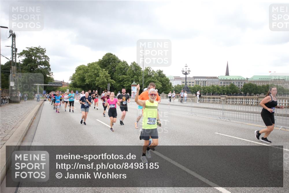 29.06.2025 - hella hamburg halbmarathon Jannik Wohlers http://msf.ph/oto/8498185 29.06.2025 10:55:33 Lombardsbrücke 1909, 2793, 3268, 4265, 4470, 4473, 4836, 4896, 5306, 5994, 6055, 6056, 6113, 6257, 6494, 6594, 7516, 7616, 7969, 8110, 8532, 8533, 9548, 9838, 9861, 9865, 10436, 10438, 10449, 10640, 11903, 11962, 11963, 12267, 13055, 13504, 13627, 14124, 14142, 14221, 14280, 14281, 14492, 15199, 15272, 15763, 15764, 16413, 16651, 16960, 17038, 17039, 17168, 18195, 18329 meine-sportfotos.de