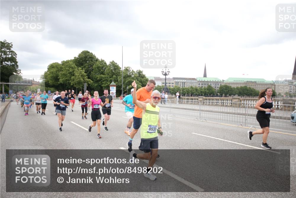29.06.2025 - hella hamburg halbmarathon Jannik Wohlers http://msf.ph/oto/8498202 29.06.2025 10:55:34 Lombardsbrücke 1909, 2793, 3268, 4265, 4354, 4470, 4473, 4836, 4896, 5306, 5994, 6055, 6056, 6113, 6257, 6494, 6594, 7516, 7616, 7969, 8110, 8305, 8532, 8533, 9548, 9838, 9861, 9865, 10449, 10640, 11903, 11962, 11963, 12267, 13055, 13627, 14124, 14142, 14221, 14280, 14281, 14492, 15199, 15272, 15763, 15764, 16413, 16960, 17038, 17039, 17168, 18195, 18329 meine-sportfotos.de