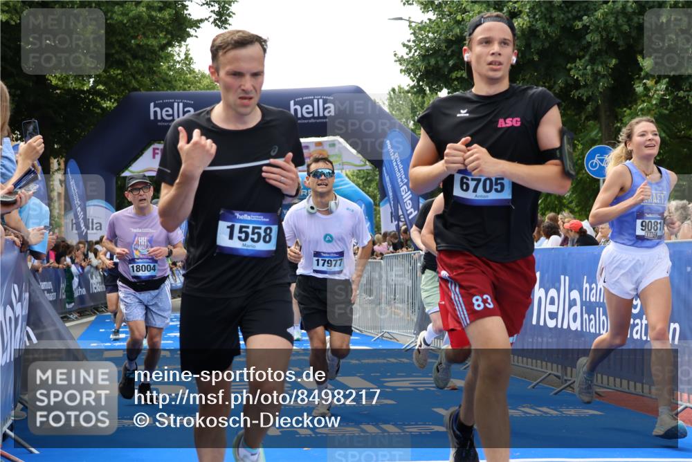 29.06.2025 - hella hamburg halbmarathon Strokosch-Dieckow http://msf.ph/oto/8498217 29.06.2025 10:44:02 Ziel 1391, 1558, 2816, 3021, 4981, 5231, 6705, 8063, 8900, 9081, 9633, 10193, 10596, 10930, 11346, 12438, 13123, 15383, 16506, 16648, 16697, 17516, 17748, 17977, 18004 meine-sportfotos.de