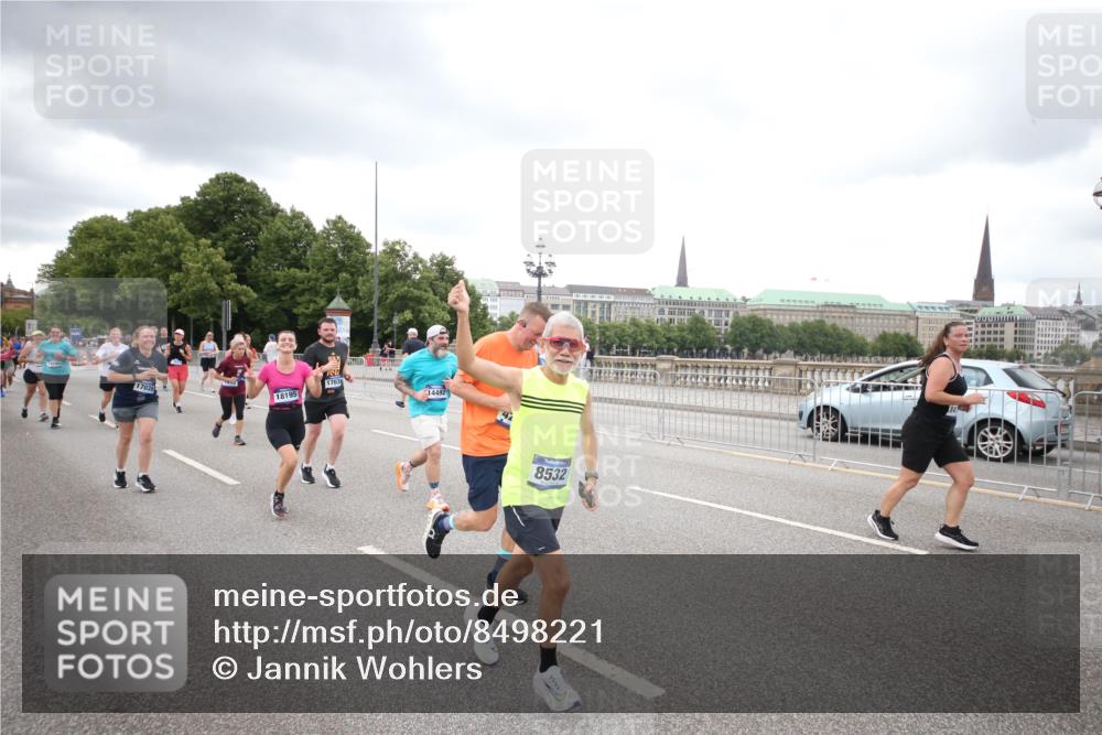 29.06.2025 - hella hamburg halbmarathon Jannik Wohlers http://msf.ph/oto/8498221 29.06.2025 10:55:34 Lombardsbrücke 1909, 2793, 3268, 4265, 4354, 4470, 4473, 4836, 4896, 5306, 5994, 6055, 6056, 6113, 6257, 6494, 6594, 7516, 7616, 7969, 8110, 8305, 8532, 8533, 9548, 9838, 9861, 9865, 10449, 10640, 11903, 11962, 11963, 12267, 13055, 13627, 14124, 14142, 14221, 14280, 14281, 14492, 15199, 15272, 15763, 15764, 16413, 16960, 17038, 17039, 17168, 18195, 18329 meine-sportfotos.de