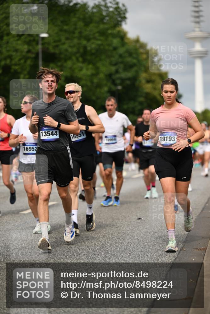 29.06.2025 - hella hamburg halbmarathon Dr. Thomas Lammeyer http://msf.ph/oto/8498224 29.06.2025 10:23:44 Kennedybrücke 1159, 1160, 1325, 1332, 1708, 1755, 2017, 2405, 2703, 2795, 2812, 2918, 2993, 2995, 3446, 3631, 4108, 4110, 4170, 4562, 4570, 4722, 4979, 5080, 5178, 5397, 5429, 5449, 6249, 6542, 6736, 6939, 7143, 7248, 7249, 7836, 8427, 8537, 8761, 8778, 9252, 9270, 9272, 9856, 10124, 10129, 10349, 10540, 10594, 10966, 11247 meine-sportfotos.de