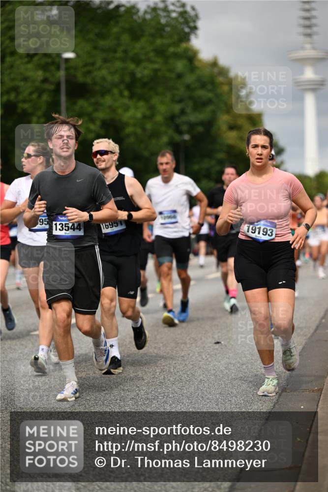 29.06.2025 - hella hamburg halbmarathon Dr. Thomas Lammeyer http://msf.ph/oto/8498230 29.06.2025 10:23:44 Kennedybrücke 1159, 1160, 1325, 1332, 1708, 1755, 2017, 2405, 2703, 2795, 2812, 2918, 2993, 2995, 3446, 3631, 4108, 4110, 4170, 4562, 4570, 4722, 4979, 5080, 5178, 5397, 5429, 5449, 6249, 6542, 6736, 6939, 7143, 7248, 7249, 7836, 8427, 8537, 8761, 8778, 9252, 9270, 9272, 9856, 10124, 10129, 10349, 10540, 10594, 10966, 11247 meine-sportfotos.de