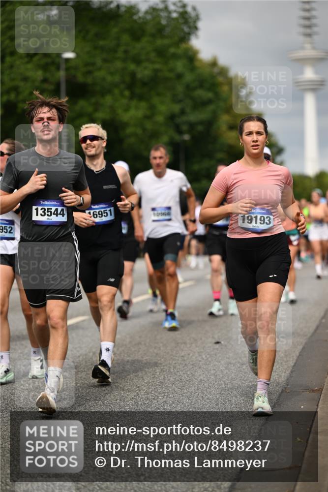 29.06.2025 - hella hamburg halbmarathon Dr. Thomas Lammeyer http://msf.ph/oto/8498237 29.06.2025 10:23:44 Kennedybrücke 1159, 1160, 1325, 1332, 1708, 1755, 2017, 2405, 2703, 2795, 2812, 2918, 2993, 2995, 3446, 3631, 4108, 4110, 4170, 4562, 4570, 4722, 4979, 5080, 5178, 5397, 5429, 5449, 6249, 6542, 6736, 6939, 7143, 7248, 7249, 7836, 8427, 8537, 8761, 8778, 9252, 9270, 9272, 9856, 10124, 10129, 10349, 10540, 10594, 10966, 11247 meine-sportfotos.de