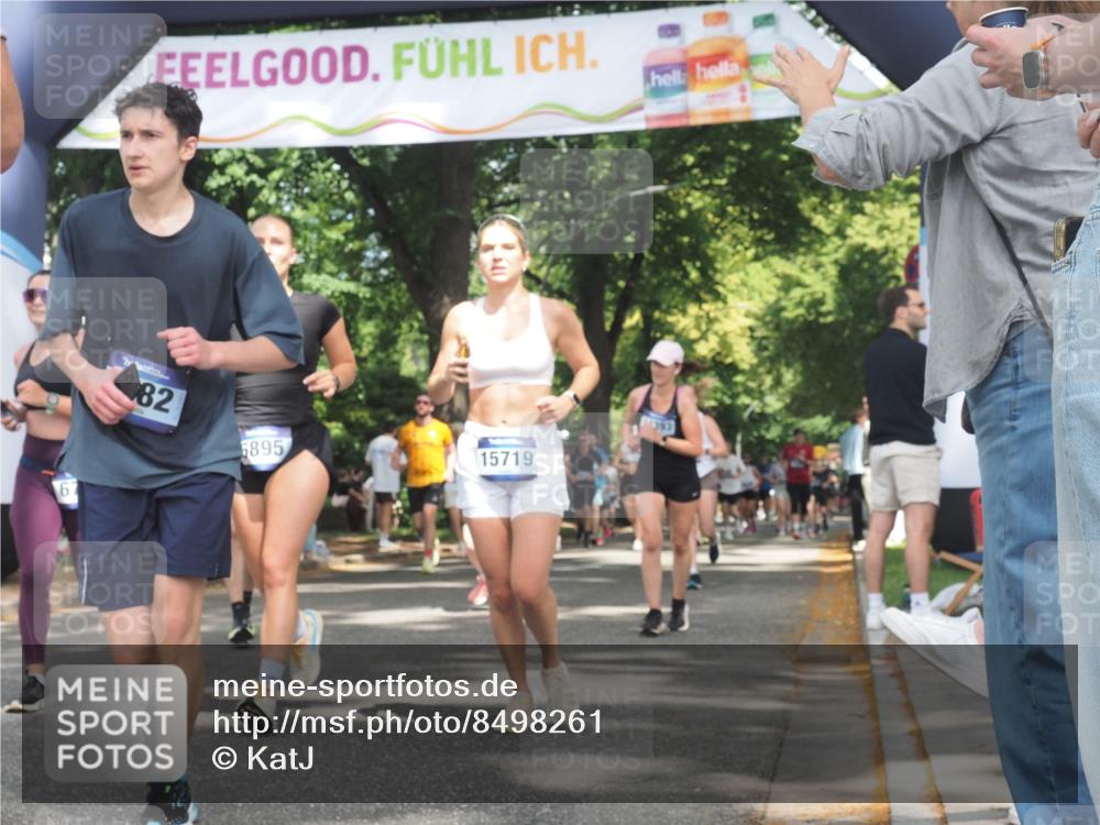 29.06.2025 - hella hamburg halbmarathon KatJ http://msf.ph/oto/8498261 29.06.2025 11:42:47 Zwischen KM18-KM19 1978, 2566, 2761, 2843, 4882, 5804, 6788, 6895, 8053, 8054 meine-sportfotos.de