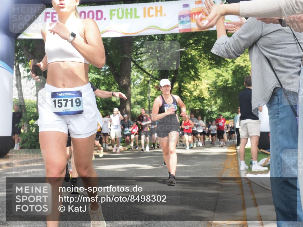 29.06.2025 - hella hamburg halbmarathon KatJ http://msf.ph/oto/8498302 29.06.2025 11:42:48 Zwischen KM18-KM19 1978, 2566, 2761, 4882, 6788, 6895, 8053, 8054 meine-sportfotos.de