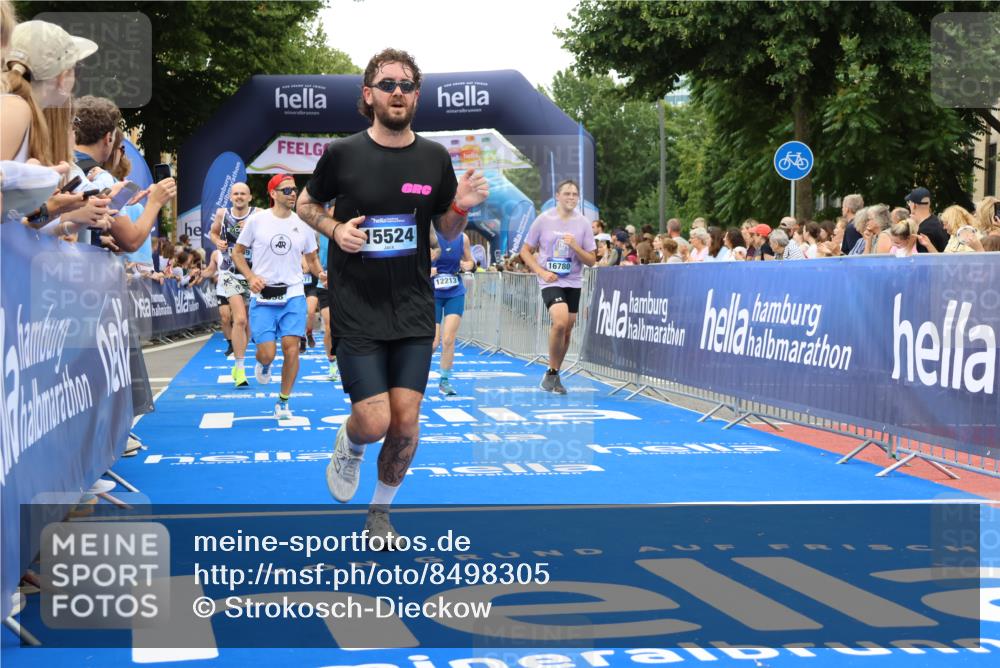 29.06.2025 - hella hamburg halbmarathon Strokosch-Dieckow http://msf.ph/oto/8498305 29.06.2025 10:54:10 Ziel 1410, 3103, 3177, 3208, 3209, 3861, 3898, 5638, 6082, 6084, 6294, 6443, 6581, 7274, 8223, 8390, 9791, 11430, 11499, 12213, 12379, 13033, 13397, 13794, 13803, 15169, 15524, 16527, 16780, 16871, 17087 meine-sportfotos.de