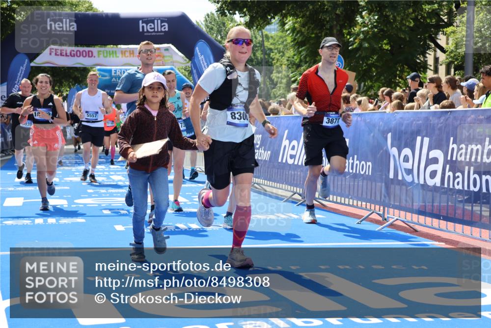 29.06.2025 - hella hamburg halbmarathon Strokosch-Dieckow http://msf.ph/oto/8498308 29.06.2025 11:33:56 Ziel 1029, 1324, 1732, 2059, 2199, 3010, 3457, 3871, 3880, 4326, 5258, 5260, 5557, 6092, 6093, 7140, 7570, 8141, 8306, 8891, 9715, 11454, 16788, 17099, 17300, 17443, 17463, 18132, 18378, 18578, 18998 meine-sportfotos.de