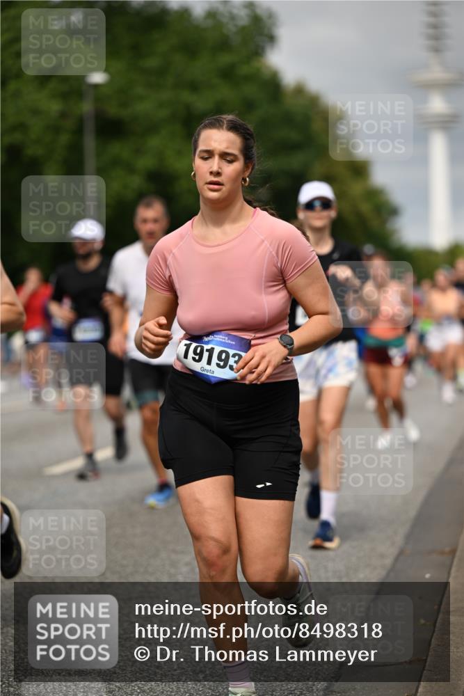 29.06.2025 - hella hamburg halbmarathon Dr. Thomas Lammeyer http://msf.ph/oto/8498318 29.06.2025 10:23:45 Kennedybrücke 1159, 1160, 1332, 1708, 2405, 2703, 2795, 2812, 2918, 2993, 2995, 3446, 3631, 4108, 4110, 4170, 4562, 4570, 4979, 5035, 5080, 5178, 5397, 5429, 5449, 6249, 6542, 6736, 6939, 7143, 7248, 7249, 7836, 8427, 8537, 8761, 8778, 9270, 9272, 9856, 10124, 10129, 10349, 10540, 10594, 10966, 11247 meine-sportfotos.de