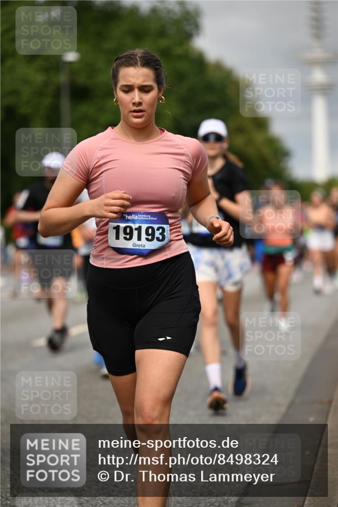 29.06.2025 - hella hamburg halbmarathon Dr. Thomas Lammeyer http://msf.ph/oto/8498324 29.06.2025 10:23:46 Kennedybrücke 1159, 1160, 1332, 1708, 2405, 2703, 2795, 2812, 2918, 2993, 2995, 3446, 3631, 4108, 4110, 4170, 4562, 4570, 4979, 5035, 5080, 5178, 5397, 5429, 5449, 5878, 6249, 6542, 6796, 6939, 7143, 7248, 7249, 7836, 8427, 8537, 8778, 9270, 9272, 9856, 10124, 10129, 10349, 10540, 10594, 10966, 11247 meine-sportfotos.de
