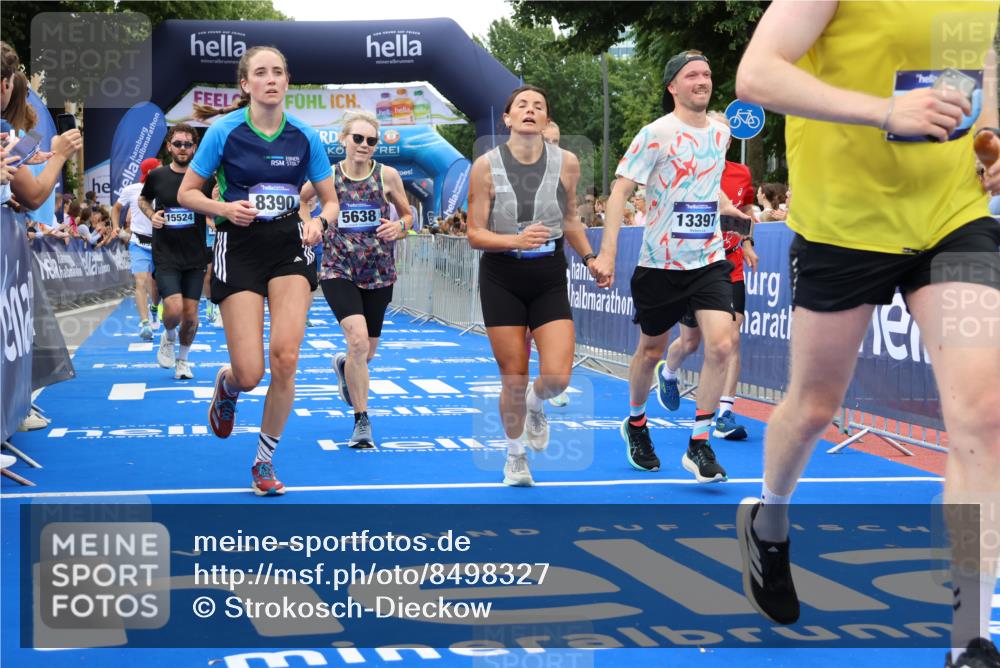 29.06.2025 - hella hamburg halbmarathon Strokosch-Dieckow http://msf.ph/oto/8498327 29.06.2025 10:54:08 Ziel 1410, 3103, 3177, 3208, 3209, 3861, 3898, 5638, 6082, 6084, 6294, 6443, 6581, 7274, 8390, 9032, 9791, 11499, 12213, 12379, 13033, 13397, 13794, 15169, 15524, 16527, 16780, 16871, 17348 meine-sportfotos.de
