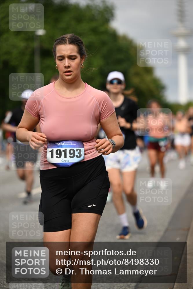 29.06.2025 - hella hamburg halbmarathon Dr. Thomas Lammeyer http://msf.ph/oto/8498330 29.06.2025 10:23:46 Kennedybrücke 1159, 1160, 1332, 1708, 2405, 2703, 2795, 2812, 2918, 2993, 2995, 3446, 3631, 4108, 4110, 4170, 4562, 4570, 4979, 5035, 5080, 5178, 5397, 5429, 5449, 5878, 6249, 6542, 6796, 6939, 7143, 7248, 7249, 7836, 8427, 8537, 8778, 9270, 9272, 9856, 10124, 10129, 10349, 10540, 10594, 10966, 11247 meine-sportfotos.de