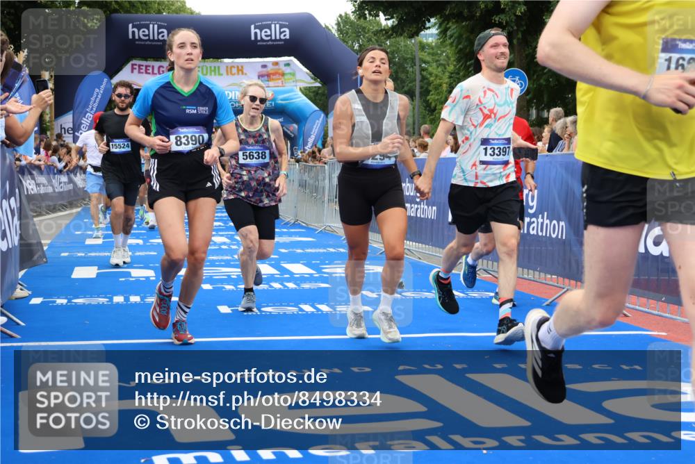 29.06.2025 - hella hamburg halbmarathon Strokosch-Dieckow http://msf.ph/oto/8498334 29.06.2025 10:54:08 Ziel 1410, 3103, 3177, 3208, 3209, 3861, 3898, 5638, 6082, 6084, 6294, 6443, 6581, 7274, 8390, 9032, 9791, 11499, 12213, 12379, 13033, 13397, 13794, 15169, 15524, 16527, 16780, 16871, 17348 meine-sportfotos.de