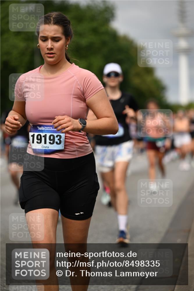 29.06.2025 - hella hamburg halbmarathon Dr. Thomas Lammeyer http://msf.ph/oto/8498335 29.06.2025 10:23:46 Kennedybrücke 1159, 1160, 1332, 1708, 2405, 2703, 2795, 2812, 2918, 2993, 2995, 3446, 3631, 4108, 4110, 4170, 4562, 4570, 4979, 5035, 5080, 5178, 5397, 5429, 5449, 5878, 6249, 6542, 6796, 6939, 7143, 7248, 7249, 7836, 8427, 8537, 8778, 9270, 9272, 9856, 10124, 10129, 10349, 10540, 10594, 10966, 11247 meine-sportfotos.de