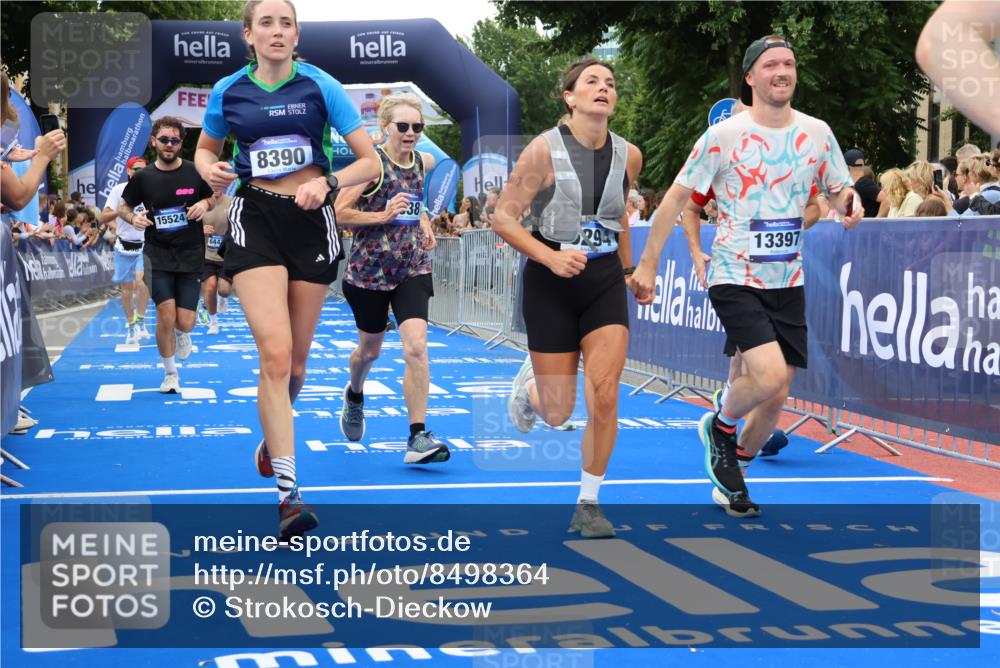 29.06.2025 - hella hamburg halbmarathon Strokosch-Dieckow http://msf.ph/oto/8498364 29.06.2025 10:54:08 Ziel 1410, 3103, 3177, 3208, 3209, 3861, 3898, 5638, 6082, 6084, 6294, 6443, 6581, 7274, 8390, 9032, 9791, 11499, 12213, 12379, 13033, 13397, 13794, 15169, 15524, 16527, 16780, 16871, 17348 meine-sportfotos.de