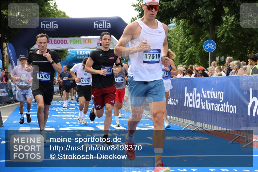 29.06.2025 - hella hamburg halbmarathon Strokosch-Dieckow http://msf.ph/oto/8498370 29.06.2025 10:44:01 Ziel 1391, 1558, 2816, 3021, 4981, 6705, 8063, 8900, 9081, 9633, 10193, 10596, 10930, 11346, 12438, 13123, 15383, 16506, 16549, 16648, 16697, 17403, 17516, 17977, 18004 meine-sportfotos.de