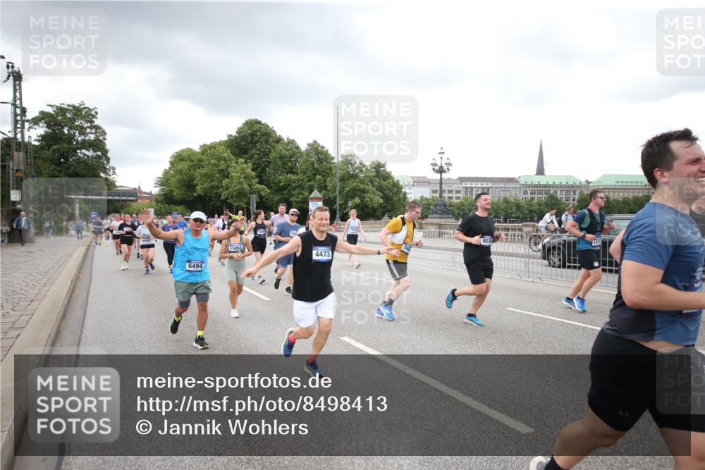 29.06.2025 - hella hamburg halbmarathon Jannik Wohlers http://msf.ph/oto/8498413 29.06.2025 10:55:41 Lombardsbrücke 1738, 1909, 2095, 2793, 3257, 3268, 4265, 4354, 4473, 4836, 5306, 5580, 5994, 6056, 6494, 6968, 7025, 7028, 7516, 7616, 8005, 8305, 8533, 9435, 9606, 9838, 10640, 10740, 10784, 10987, 11862, 11863, 12267, 12551, 13055, 13395, 13405, 13627, 14124, 14142, 14221, 14280, 14281, 14492, 15103, 15173, 15199, 15272, 15696, 15699, 15763, 15764, 16413, 16655, 16960, 17038, 17039, 17398, 18195, 18329, 18349, 19228 meine-sportfotos.de