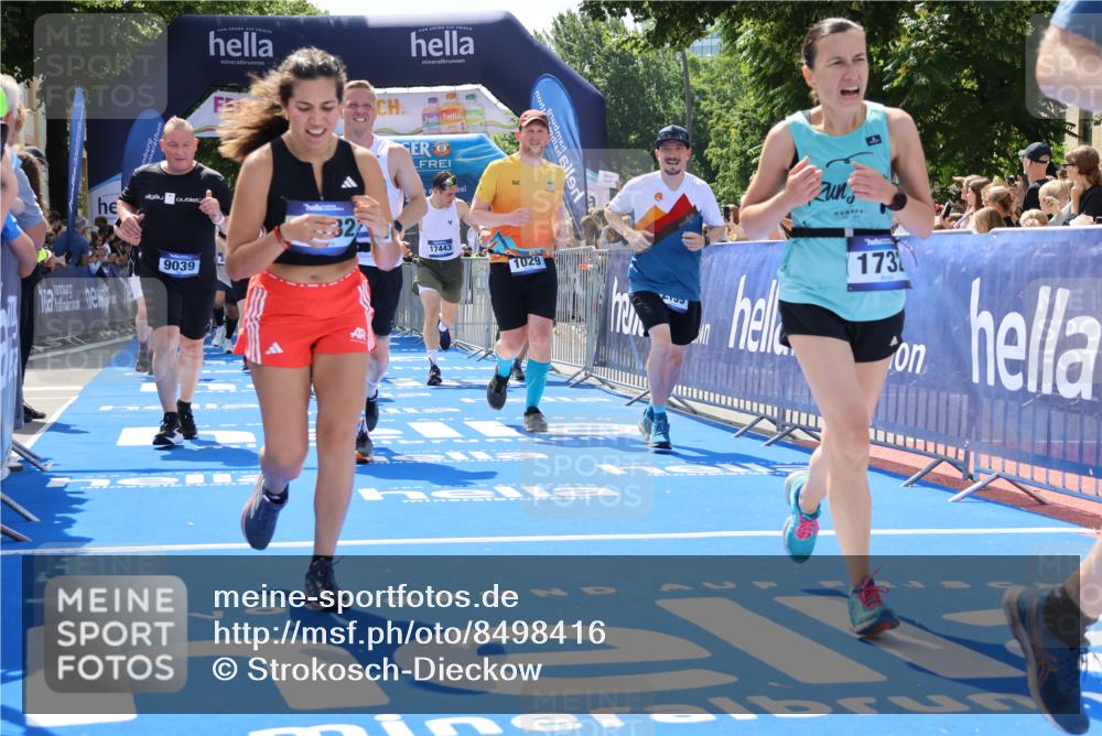 29.06.2025 - hella hamburg halbmarathon Strokosch-Dieckow http://msf.ph/oto/8498416 29.06.2025 11:33:57 Ziel 1029, 1324, 1732, 2059, 2199, 3010, 3457, 3511, 3871, 3880, 4326, 5258, 5260, 5557, 6092, 6093, 7140, 7570, 8141, 8306, 8891, 9715, 11454, 13422, 15004, 17099, 17300, 17443, 17463, 18132, 18378, 18578, 18998 meine-sportfotos.de