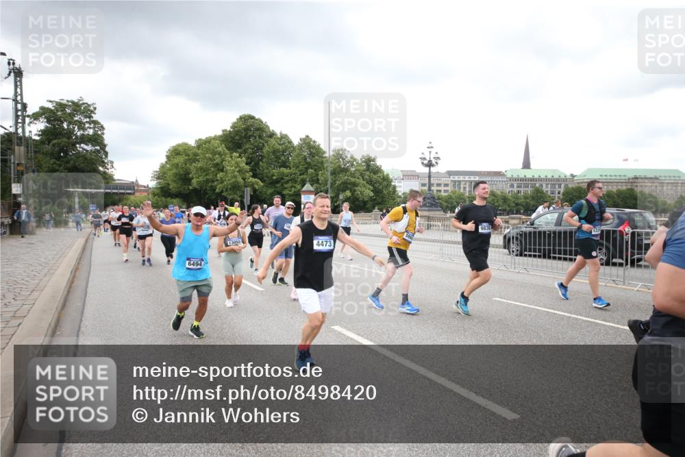 29.06.2025 - hella hamburg halbmarathon Jannik Wohlers http://msf.ph/oto/8498420 29.06.2025 10:55:41 Lombardsbrücke 1738, 1909, 2095, 2793, 3257, 3268, 4265, 4354, 4473, 4836, 5306, 5580, 5994, 6056, 6494, 6968, 7025, 7028, 7516, 7616, 8005, 8305, 8533, 9435, 9606, 9838, 10640, 10740, 10784, 10987, 11862, 11863, 12267, 12551, 13055, 13395, 13405, 13627, 14124, 14142, 14221, 14280, 14281, 14492, 15103, 15173, 15199, 15272, 15696, 15699, 15763, 15764, 16413, 16655, 16960, 17038, 17039, 17398, 18195, 18329, 18349, 19228 meine-sportfotos.de