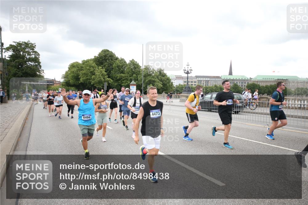 29.06.2025 - hella hamburg halbmarathon Jannik Wohlers http://msf.ph/oto/8498438 29.06.2025 10:55:42 Lombardsbrücke 1738, 1909, 2095, 2793, 3257, 3268, 4265, 4354, 4473, 4836, 5306, 5580, 5994, 6494, 6968, 7025, 7028, 7516, 7616, 8005, 8305, 8533, 9435, 9606, 9838, 10640, 10740, 10784, 10987, 11298, 11862, 11863, 12267, 12295, 12296, 12551, 13055, 13395, 13405, 13627, 14124, 14142, 14221, 14280, 14281, 14492, 15103, 15173, 15199, 15272, 15696, 15699, 15763, 16413, 16655, 16960, 17038, 17039, 17398, 18195, 18329, 18349, 19228 meine-sportfotos.de
