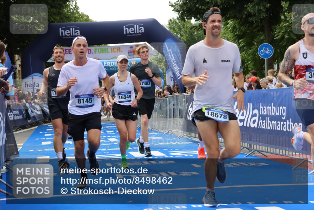 29.06.2025 - hella hamburg halbmarathon Strokosch-Dieckow http://msf.ph/oto/8498462 29.06.2025 10:43:54 Ziel 1558, 3437, 3697, 3907, 4981, 5624, 5692, 6705, 7185, 8063, 8145, 8900, 9043, 9081, 9374, 10493, 10596, 11778, 11809, 12438, 12966, 13897, 14861, 15383, 16549, 17376, 17403, 17516, 18650, 18678 meine-sportfotos.de