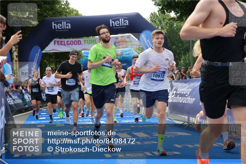 29.06.2025 - hella hamburg halbmarathon Strokosch-Dieckow http://msf.ph/oto/8498472 29.06.2025 10:43:51 Ziel 1976, 3437, 3697, 3907, 4981, 5624, 5692, 7185, 8063, 8145, 8900, 9043, 9159, 9374, 10493, 10596, 11153, 11778, 11809, 11848, 12438, 12966, 13897, 14861, 15383, 15512, 16062, 16105, 16549, 17376, 17403, 18650, 18678 meine-sportfotos.de