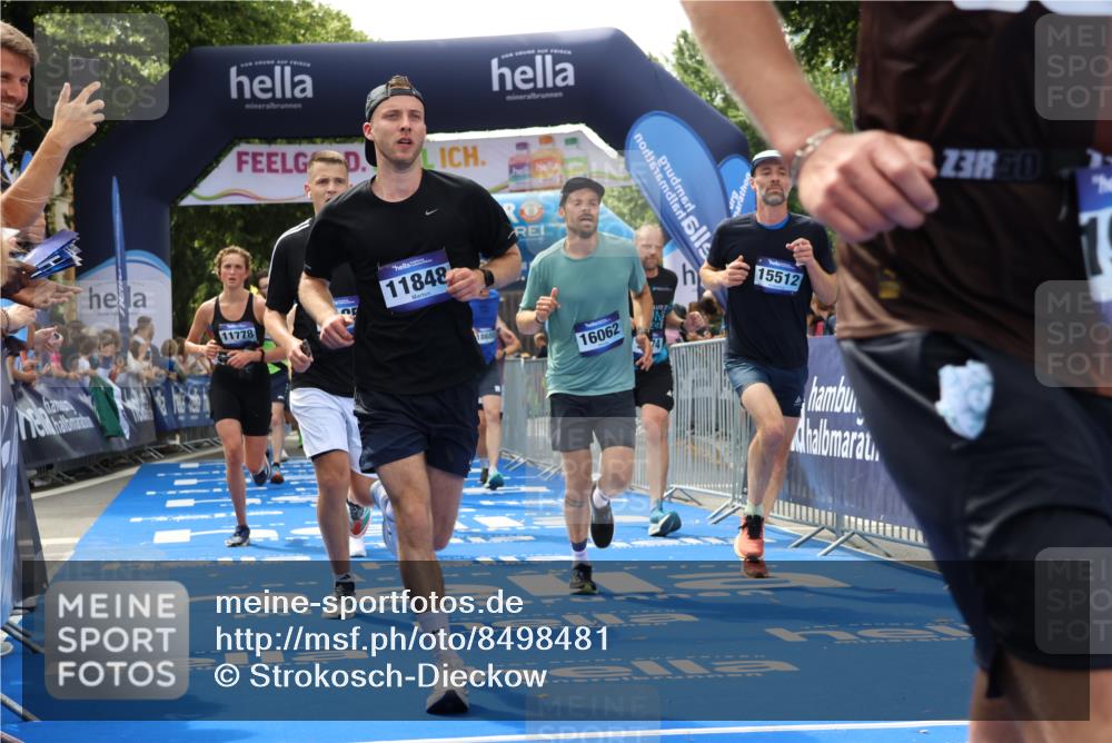 29.06.2025 - hella hamburg halbmarathon Strokosch-Dieckow http://msf.ph/oto/8498481 29.06.2025 10:43:46 Ziel 1976, 3437, 3697, 3907, 4318, 5624, 5692, 6903, 6991, 7185, 8145, 9043, 9114, 9159, 9374, 10493, 11153, 11778, 11809, 11848, 12966, 13421, 13897, 14201, 14210, 14861, 15328, 15512, 15932, 16062, 16105, 17376, 18650, 18678, 19090 meine-sportfotos.de