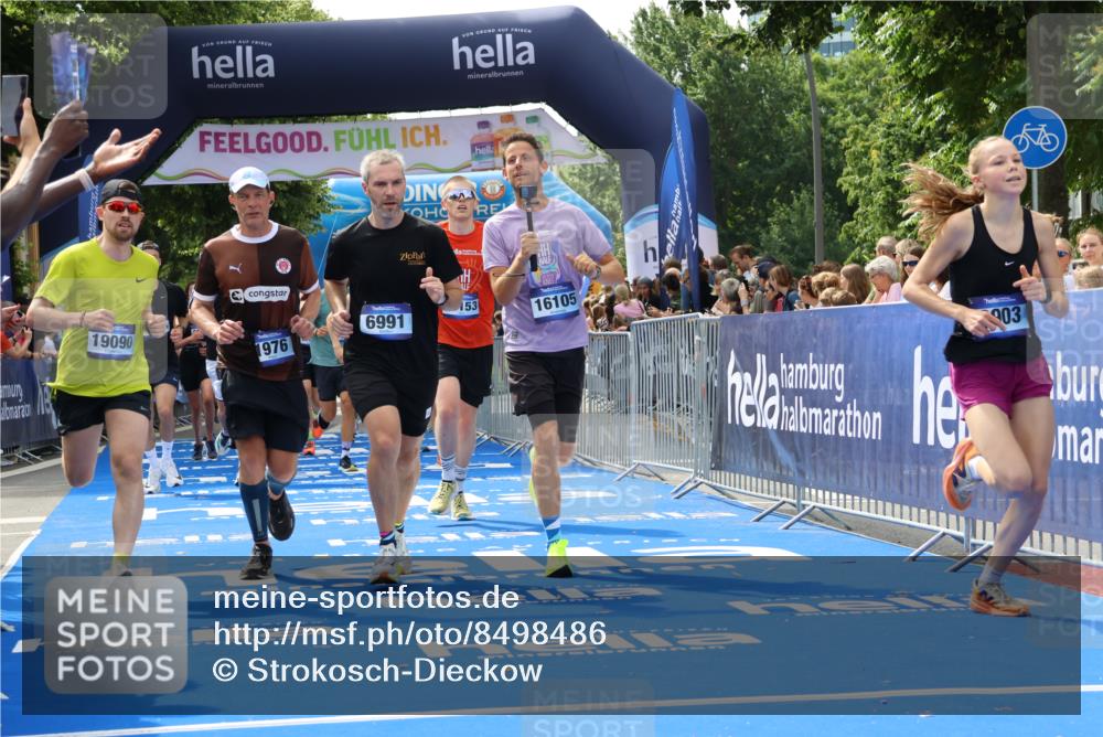 29.06.2025 - hella hamburg halbmarathon Strokosch-Dieckow http://msf.ph/oto/8498486 29.06.2025 10:43:43 Ziel 1976, 3116, 3437, 4318, 5624, 5692, 6903, 6991, 7185, 9043, 9114, 9159, 9374, 11153, 11778, 11848, 13421, 13897, 14201, 14210, 14690, 15328, 15512, 15932, 16062, 16105, 17912, 18449, 18650, 19090 meine-sportfotos.de