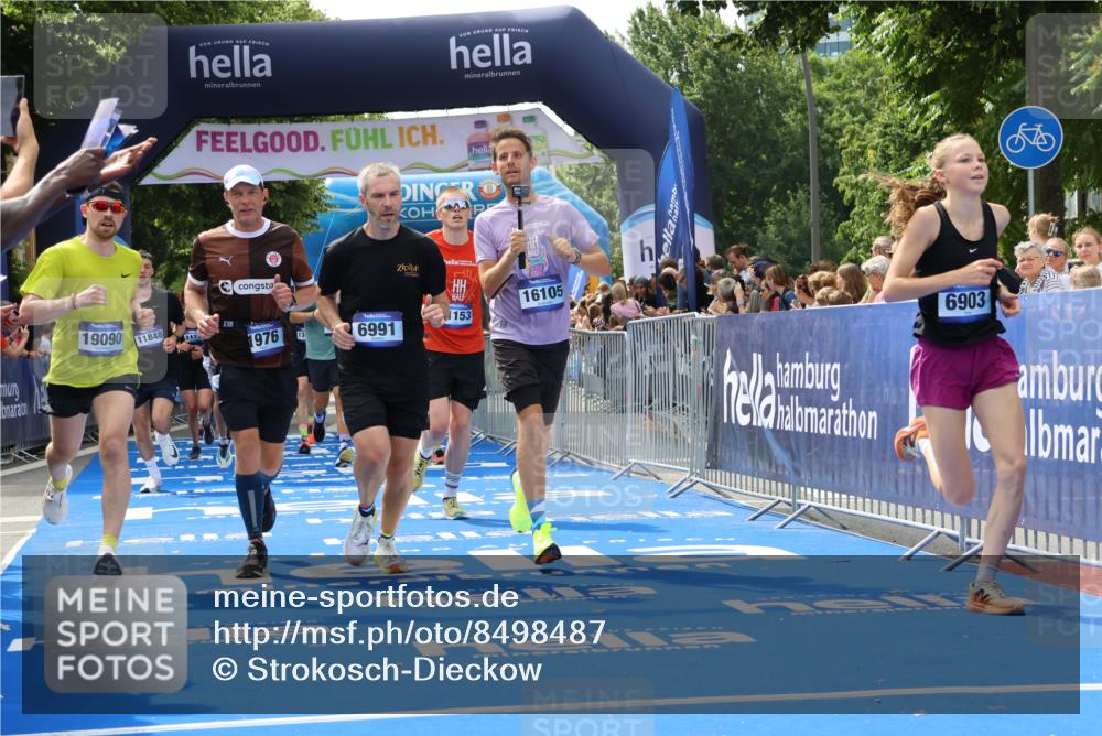 29.06.2025 - hella hamburg halbmarathon Strokosch-Dieckow http://msf.ph/oto/8498487 29.06.2025 10:43:43 Ziel 1976, 3116, 3437, 4318, 5624, 5692, 6903, 6991, 7185, 9043, 9114, 9159, 9374, 11153, 11778, 11848, 13421, 13897, 14201, 14210, 14690, 15328, 15512, 15932, 16062, 16105, 17912, 18449, 18650, 19090 meine-sportfotos.de