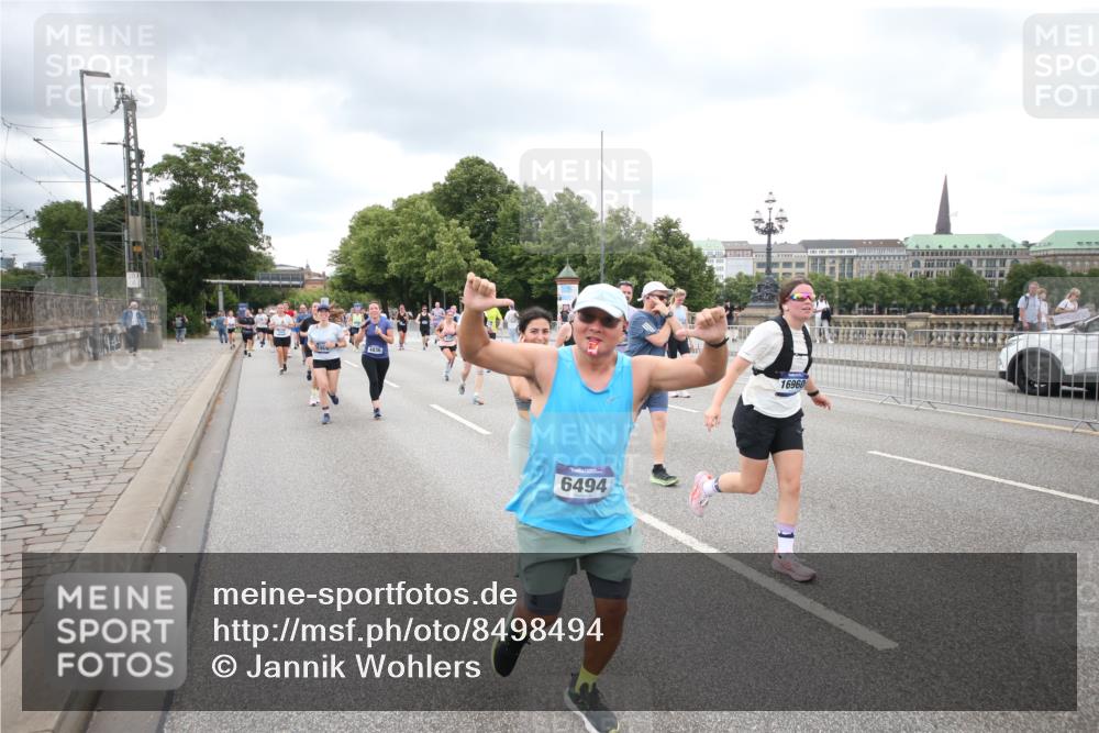 29.06.2025 - hella hamburg halbmarathon Jannik Wohlers http://msf.ph/oto/8498494 29.06.2025 10:55:43 Lombardsbrücke 1738, 1909, 2095, 2793, 3257, 3268, 4083, 4354, 4473, 4836, 5306, 5580, 5994, 6494, 6968, 7025, 7028, 7516, 7616, 8005, 8305, 9435, 9606, 9838, 10640, 10740, 10784, 10987, 11298, 11862, 11863, 12267, 12295, 12296, 12551, 13055, 13395, 13405, 13627, 14142, 14221, 14280, 14281, 15103, 15173, 15199, 15272, 15696, 15699, 16413, 16655, 16960, 17038, 17039, 17398, 18329, 18349, 19228 meine-sportfotos.de