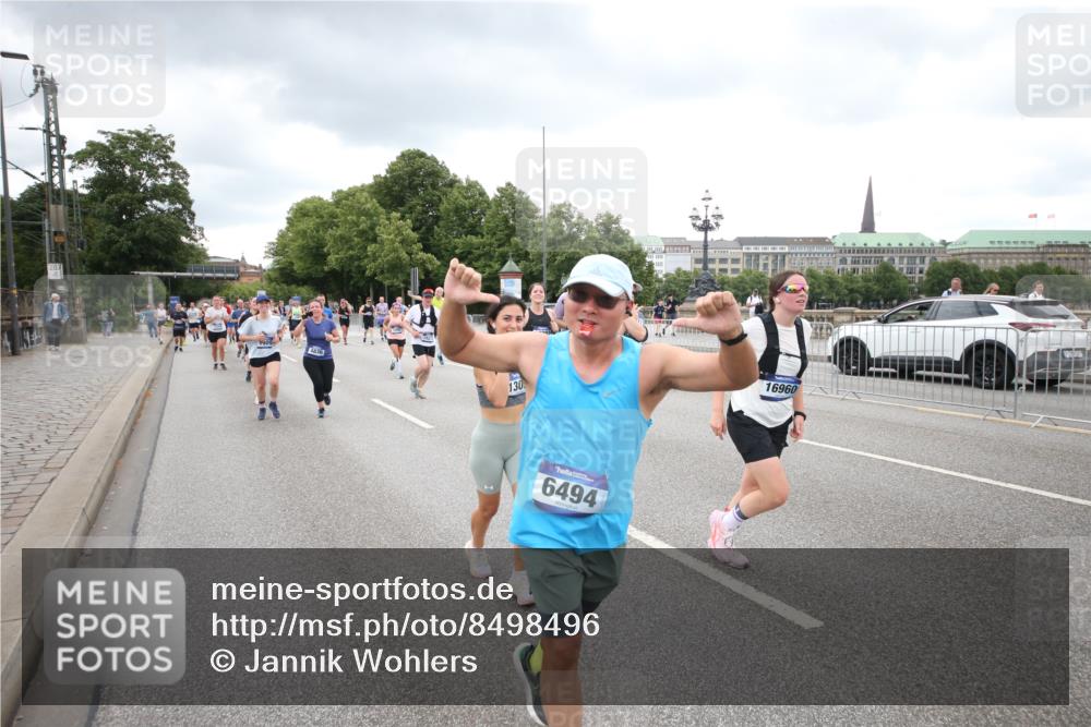 29.06.2025 - hella hamburg halbmarathon Jannik Wohlers http://msf.ph/oto/8498496 29.06.2025 10:55:43 Lombardsbrücke 1738, 1909, 2095, 2793, 3257, 3268, 4083, 4354, 4473, 4836, 5306, 5580, 5994, 6494, 6968, 7025, 7028, 7516, 7616, 8005, 8305, 9435, 9606, 9838, 10640, 10740, 10784, 10987, 11298, 11862, 11863, 12267, 12295, 12296, 12551, 13055, 13395, 13405, 13627, 14142, 14221, 14280, 14281, 15103, 15173, 15199, 15272, 15696, 15699, 16413, 16655, 16960, 17038, 17039, 17398, 18329, 18349, 19228 meine-sportfotos.de