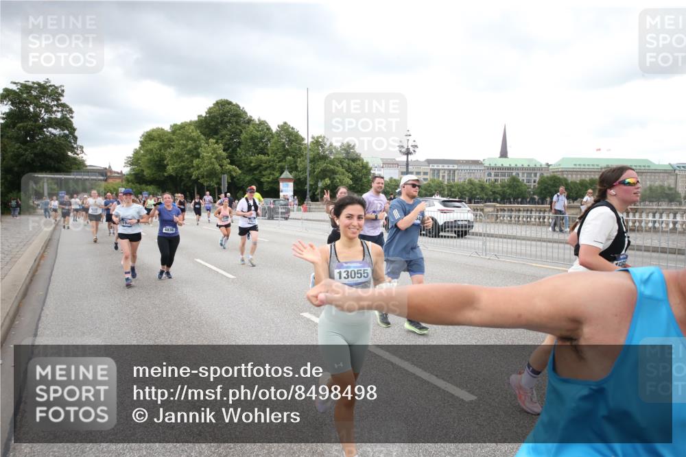 29.06.2025 - hella hamburg halbmarathon Jannik Wohlers http://msf.ph/oto/8498498 29.06.2025 10:55:43 Lombardsbrücke 1738, 1909, 2095, 2793, 3257, 3268, 4083, 4354, 4473, 4836, 5306, 5580, 5994, 6494, 6968, 7025, 7028, 7516, 7616, 8005, 8305, 9435, 9606, 9838, 10640, 10740, 10784, 10987, 11298, 11862, 11863, 12267, 12295, 12296, 12551, 13055, 13395, 13405, 13627, 14142, 14221, 14280, 14281, 15103, 15173, 15199, 15272, 15696, 15699, 16413, 16655, 16960, 17038, 17039, 17398, 18329, 18349, 19228 meine-sportfotos.de