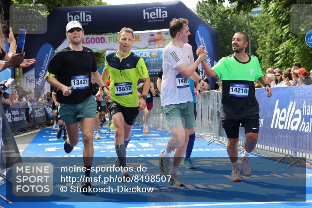 29.06.2025 - hella hamburg halbmarathon Strokosch-Dieckow http://msf.ph/oto/8498507 29.06.2025 10:43:41 Ziel 1976, 3116, 3437, 4318, 6903, 6991, 7185, 9114, 9159, 9374, 11153, 11778, 11848, 13421, 13897, 13996, 14201, 14210, 14690, 15328, 15512, 15932, 16062, 16105, 17912, 18449, 18650, 19090 meine-sportfotos.de