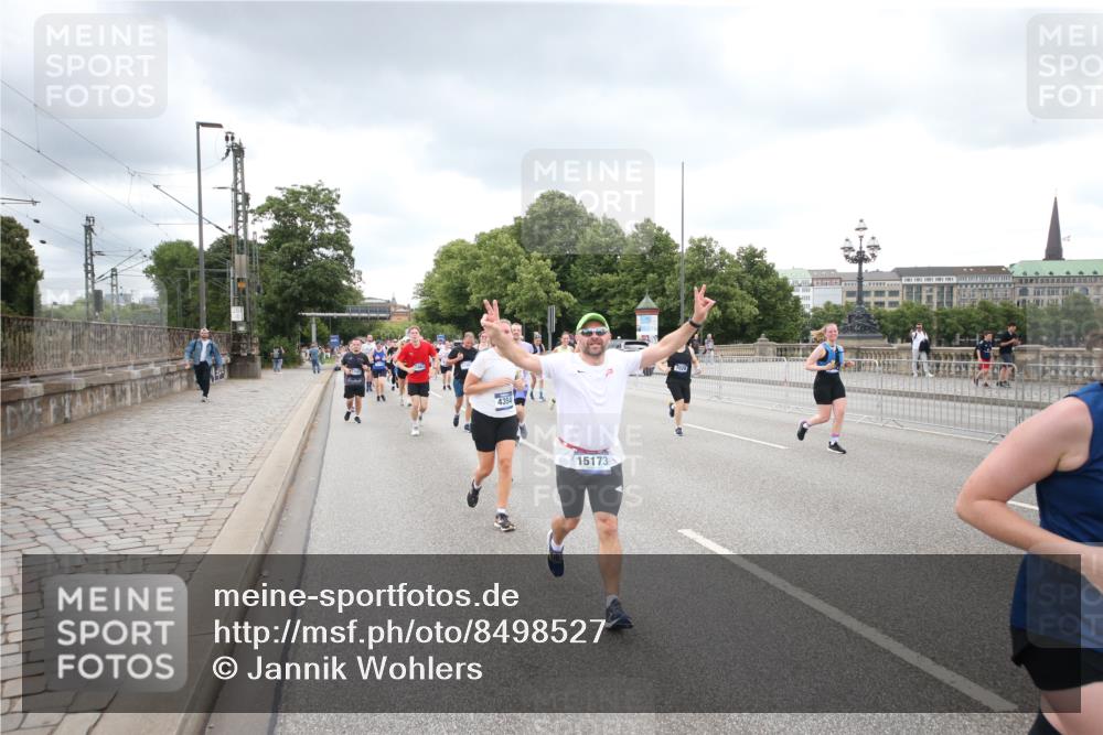 29.06.2025 - hella hamburg halbmarathon Jannik Wohlers http://msf.ph/oto/8498527 29.06.2025 10:55:48 Lombardsbrücke 1113, 1738, 1909, 2095, 3257, 3268, 4083, 4354, 4473, 4836, 5306, 5580, 5693, 5757, 5994, 6494, 6968, 7025, 7028, 7616, 8005, 8305, 8517, 9435, 9606, 9838, 9948, 9953, 10640, 10740, 10784, 10987, 11298, 11862, 11863, 12267, 12295, 12296, 12551, 13055, 13395, 13405, 13965, 14142, 14280, 14281, 15103, 15173, 15272, 15443, 15696, 15699, 16655, 16960, 17084, 17398, 17649, 17673, 18349, 18798, 19228 meine-sportfotos.de