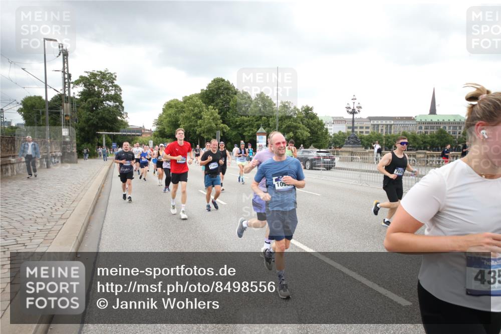 29.06.2025 - hella hamburg halbmarathon Jannik Wohlers http://msf.ph/oto/8498556 29.06.2025 10:55:50 Lombardsbrücke 1113, 1738, 1909, 2095, 3257, 4083, 4354, 4836, 5580, 5693, 5757, 6494, 6968, 7025, 7028, 7616, 8005, 8305, 8517, 8766, 9383, 9435, 9606, 9838, 9948, 9953, 10740, 10784, 10987, 11298, 11862, 11863, 12295, 12296, 12551, 13395, 13405, 13965, 14142, 14280, 14281, 15103, 15173, 15272, 15443, 15696, 15699, 16655, 16960, 17084, 17398, 17649, 17673, 18349, 18798, 19228 meine-sportfotos.de