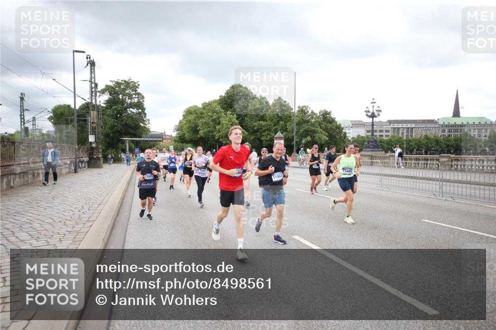 29.06.2025 - hella hamburg halbmarathon Jannik Wohlers http://msf.ph/oto/8498561 29.06.2025 10:55:51 Lombardsbrücke 1113, 1738, 1909, 2095, 2915, 3257, 4083, 4354, 4836, 5580, 5693, 5757, 6690, 6968, 7025, 7028, 8005, 8305, 8517, 8766, 9383, 9435, 9606, 9948, 9953, 10740, 10784, 10987, 11298, 11628, 11862, 11863, 12295, 12296, 12551, 13395, 13405, 13965, 14142, 14280, 14281, 15103, 15173, 15272, 15443, 15696, 15699, 16655, 17084, 17398, 17649, 17673, 18349, 18798, 19228 meine-sportfotos.de