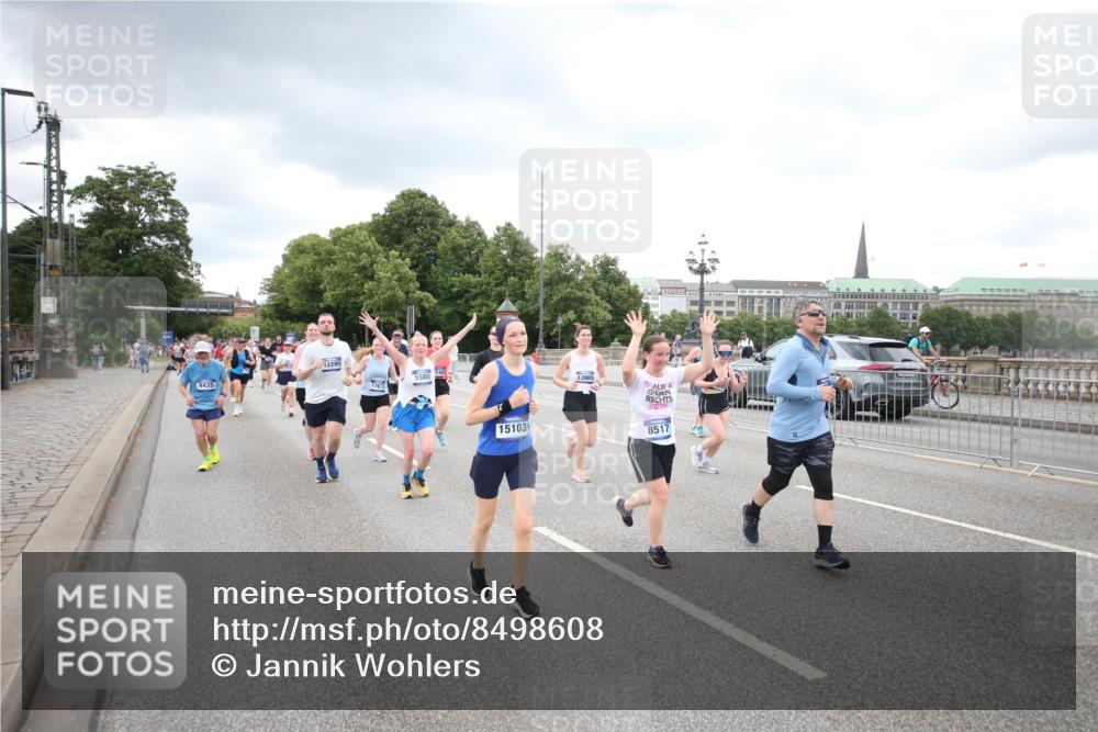 29.06.2025 - hella hamburg halbmarathon Jannik Wohlers http://msf.ph/oto/8498608 29.06.2025 10:55:55 Lombardsbrücke 1113, 1738, 2095, 2915, 3257, 3953, 3987, 4083, 4354, 5580, 5693, 5757, 6690, 6968, 7025, 7028, 7090, 7711, 8005, 8305, 8517, 8766, 9383, 9435, 9606, 9948, 9953, 10740, 10784, 10987, 11298, 11628, 11862, 11863, 12295, 12296, 12551, 13395, 13405, 13965, 14613, 15103, 15173, 15443, 15696, 15699, 16655, 17084, 17092, 17398, 17494, 17649, 17673, 18247, 18349, 18798, 19228 meine-sportfotos.de