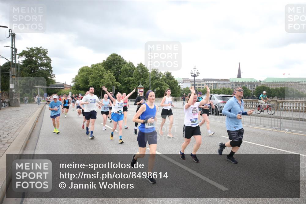 29.06.2025 - hella hamburg halbmarathon Jannik Wohlers http://msf.ph/oto/8498614 29.06.2025 10:55:55 Lombardsbrücke 1113, 1738, 2095, 2915, 3257, 3953, 3987, 4083, 4354, 5580, 5693, 5757, 6690, 6968, 7025, 7028, 7090, 7711, 8005, 8305, 8517, 8766, 9383, 9435, 9606, 9948, 9953, 10740, 10784, 10987, 11298, 11628, 11862, 11863, 12295, 12296, 12551, 13395, 13405, 13965, 14613, 15103, 15173, 15443, 15696, 15699, 16655, 17084, 17092, 17398, 17494, 17649, 17673, 18247, 18349, 18798, 19228 meine-sportfotos.de
