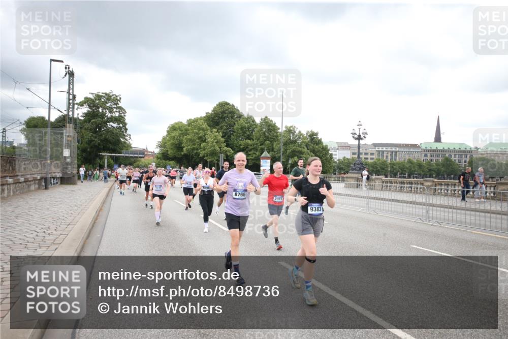 29.06.2025 - hella hamburg halbmarathon Jannik Wohlers http://msf.ph/oto/8498736 29.06.2025 10:56:02 Lombardsbrücke 1047, 1113, 2143, 2307, 2915, 3257, 3438, 3520, 3675, 3676, 3953, 3987, 4083, 4773, 5237, 5438, 5693, 5757, 6690, 7090, 7307, 7711, 8108, 8517, 8606, 8766, 9383, 9948, 9953, 10555, 10569, 10740, 10784, 10932, 11298, 11628, 12221, 12295, 12296, 12543, 13096, 13965, 14613, 15443, 15747, 16034, 16655, 16934, 17084, 17092, 17398, 17494, 17649, 17673, 17797, 18047, 18197, 18247, 18798 meine-sportfotos.de