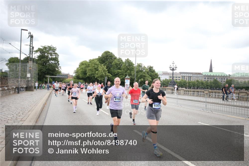 29.06.2025 - hella hamburg halbmarathon Jannik Wohlers http://msf.ph/oto/8498740 29.06.2025 10:56:02 Lombardsbrücke 1047, 1113, 2143, 2307, 2915, 3257, 3438, 3520, 3675, 3676, 3953, 3987, 4083, 4773, 5237, 5438, 5693, 5757, 6690, 7090, 7307, 7711, 8108, 8517, 8606, 8766, 9383, 9948, 9953, 10555, 10569, 10740, 10784, 10932, 11298, 11628, 12221, 12295, 12296, 12543, 13096, 13965, 14613, 15443, 15747, 16034, 16655, 16934, 17084, 17092, 17398, 17494, 17649, 17673, 17797, 18047, 18197, 18247, 18798 meine-sportfotos.de
